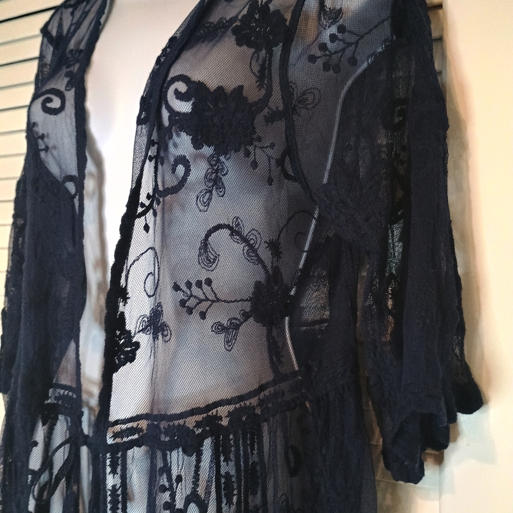 Forgotten Grace Elegant Dark Blue Long Sleeve Lace Cover Up Size Medium - Picture 5 of 7